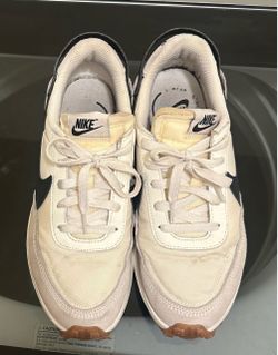 Women’s  Low-Top Sneakers Cream and Black size 8.5
