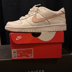Nike Dunk Low 6.5Y