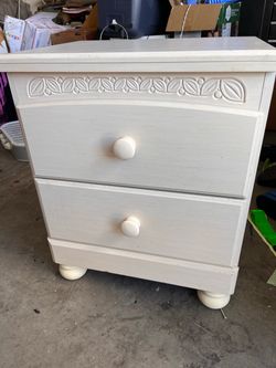 White Wood 2-Drawer Nightstand