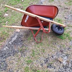 True Temper 4 cu. ft. Poly Wheelbarrow
