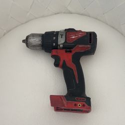 MILWAUKEE'S M18 Brushless 1/2 in Hammer Dril 