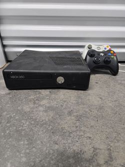 Xbox 360 Bundle + Halo/Gears Collection + Controllers + Games