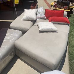 Lounger and 2 Ottoman