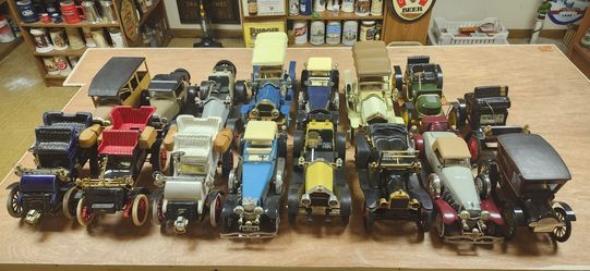 16 Jim Beam decanter cars