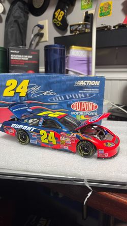 Action Jeff Gordon #24 DuPont 1:24 Diecast NASCAR