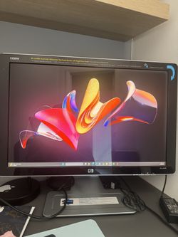HP 24” Monitor w2408h – HDMI – Looks Like New – Original Cables