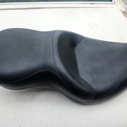 Harley Davidson FXDL Seat