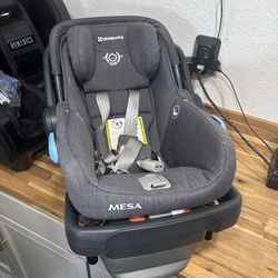 Uppa Baby Mesa car seat with 2 car bases