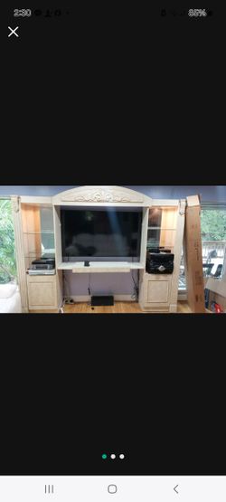 Modern Entertainment System From El Dorado Furniture $1100 New. Adjustable Up To 84 In TV