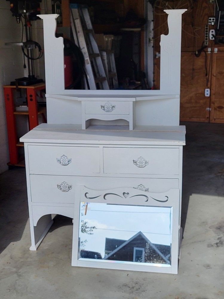 Dresser w/Mirror Antique