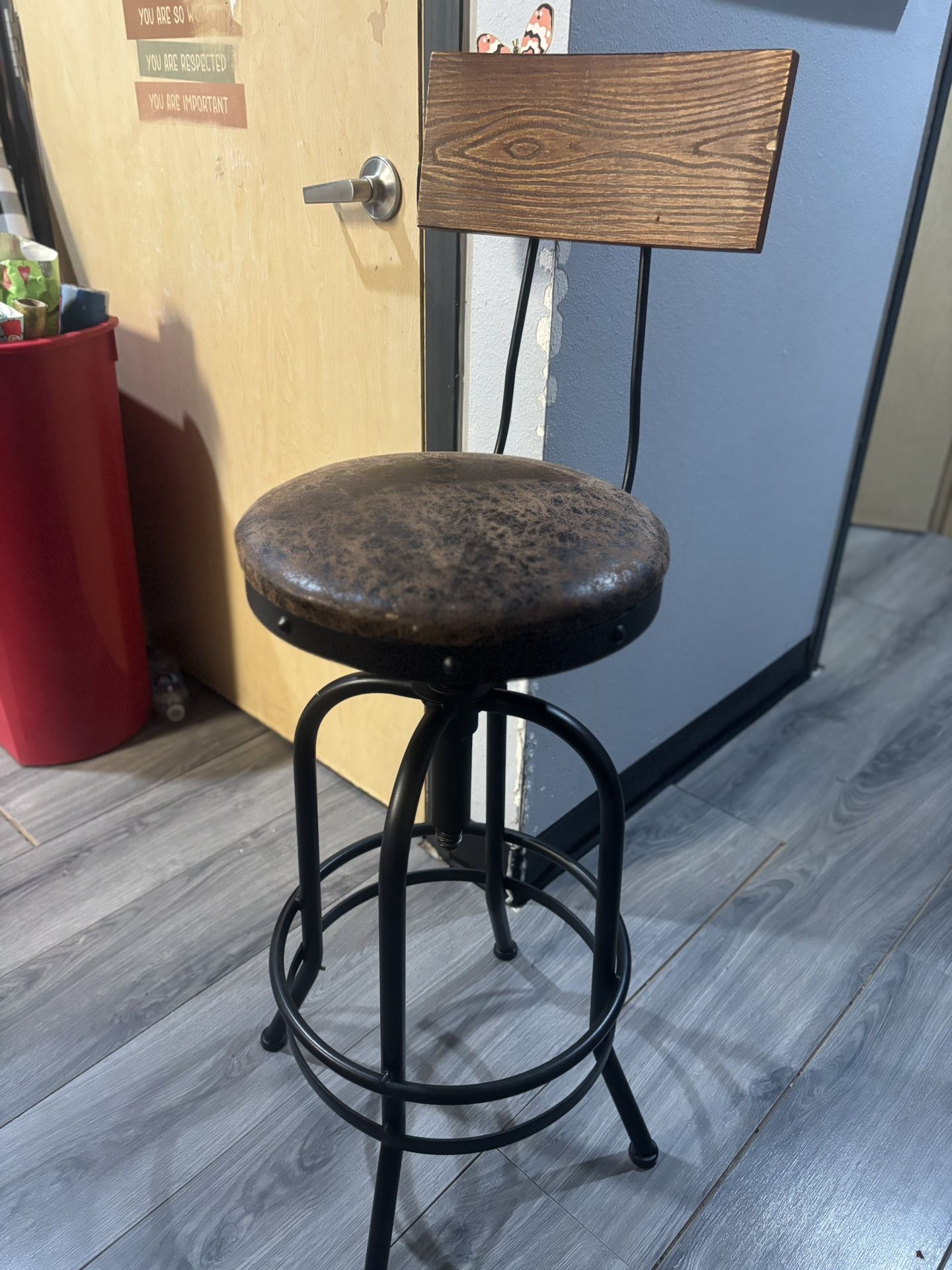 Swivel Stool