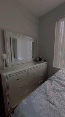 Luxary Bed Queen Size 