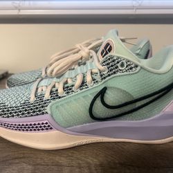 Nike Sabrina Size 8.5 Women’s $60