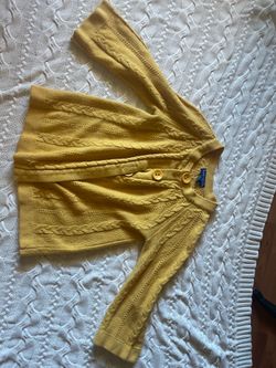 Women’s sweater size small