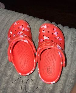 Baby girl crocs 7c
