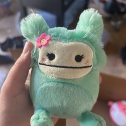joelle the blue bigfoot squishmallow keychain