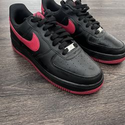 Nike Air Force 1 Low University Red Black