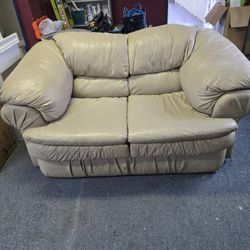 FREE LOVESEAT