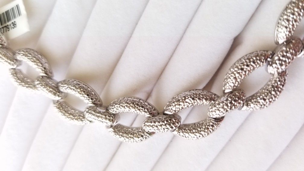 Stainless Steel Chainlink Style Silver Bracelet