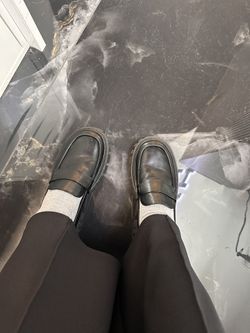 Womenโs Loafer Black Sz9