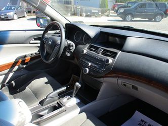 2011 Honda Accord Sedan Thumbnail