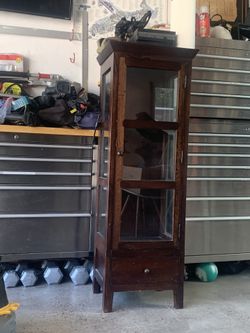 Display Cabinet/ Hitch