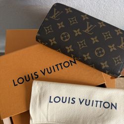 Louis Vuitton Wallet - Zippy Wallet
