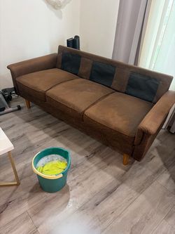 Couch brown