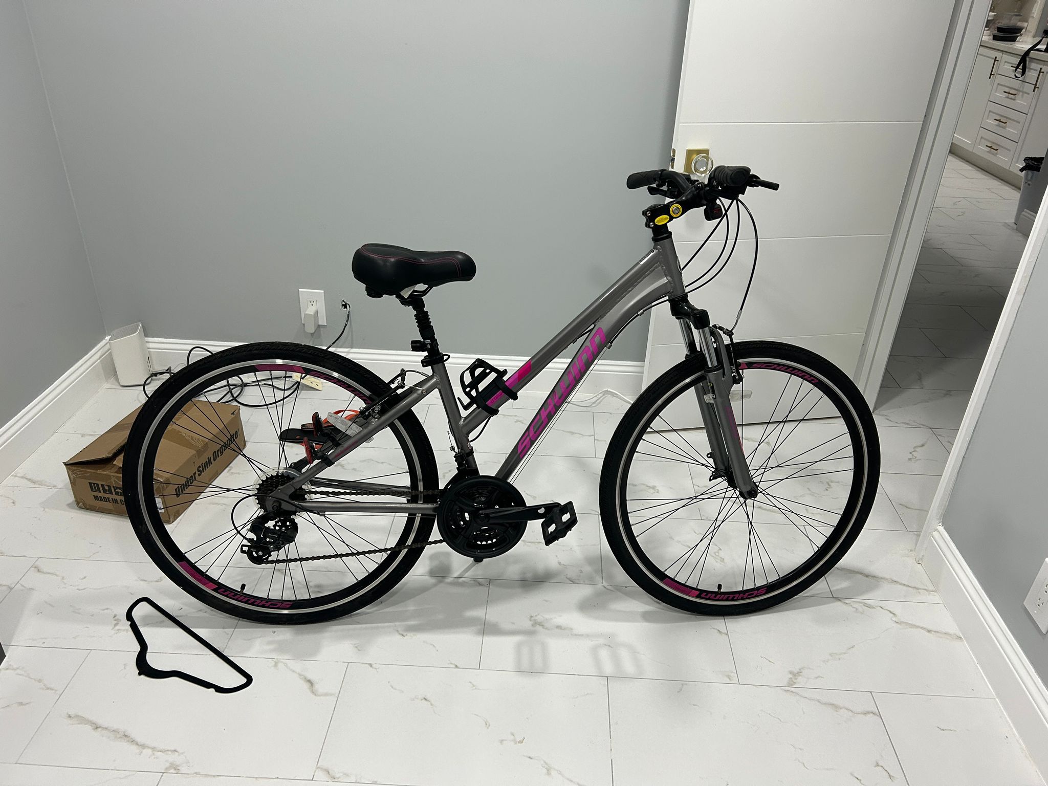 Schwinn Women's Trailway 700 C