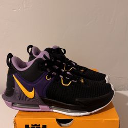 Nike LeBron Witness 7