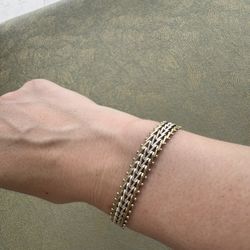 Vintage 925 Italy chain gold silver bracelet 8 inches in length  In good condition  Marked