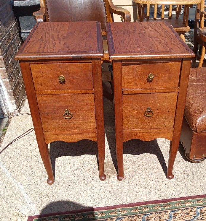 ANTIQUE SOLID OAK SIDE TABLES 