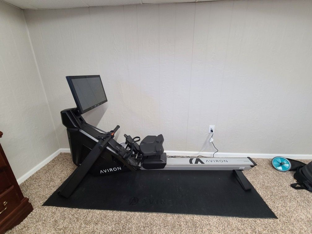 Like New! Aviron Strong Series Rower with Premium Accessories 