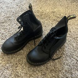Doc Martin combat boots women’s