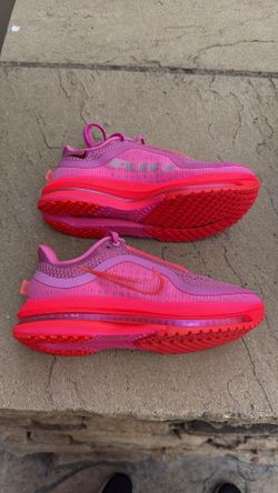 New Nike Pegasus premium playful pink running shoes Women’s 6.5, Youth 5y