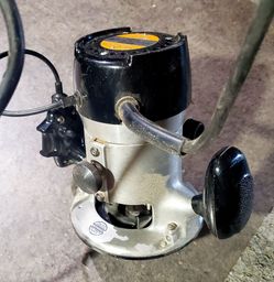 Vintage Heavy Duty Craftsman Router With Carrying Case In Good Working Condition