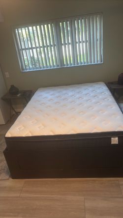 Mattress Queen new