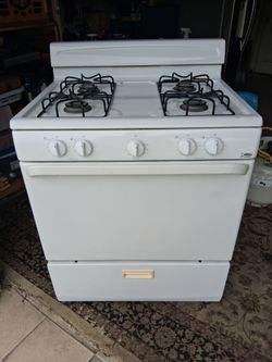 GAS ESTOVE WITH OVEN..WORKING GOOD!!!