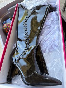Halloween/ Black Patent Leather Knee-High Heeled Boots