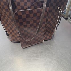 Louis Vuitton Purse With Authentic Paper 
