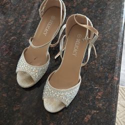 silver shiny heels 