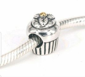 Pandora Cupcake Charm