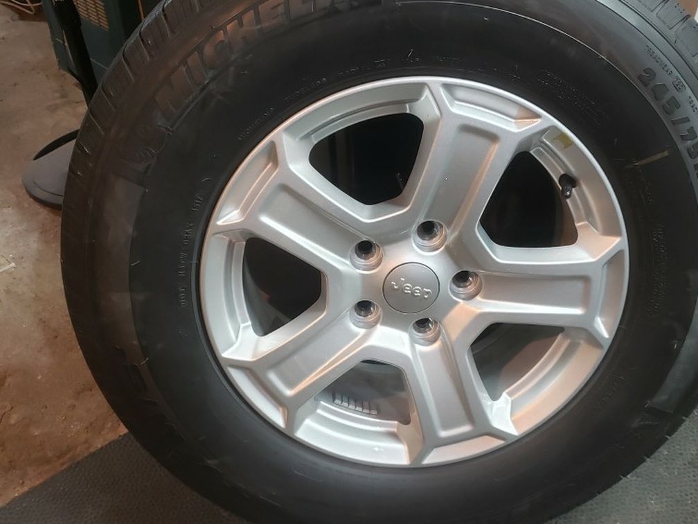 17" Jeep Wrangler JL OEM wheels rims tires 2018 2019 2020