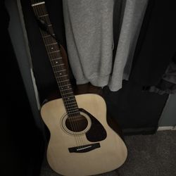 F335 Yamaha Gutair
