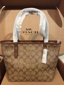 Authentic Coach Model F29500 , Mini City ZIP Tote Handbag Purse Signature  for Sale in Lake Oswego, OR - OfferUp