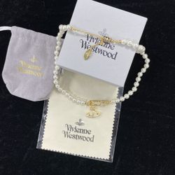 Vivienne Westwood Lucrece pearl necklace in Gold