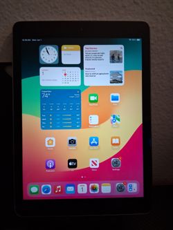 Apple iPad 6th Gen 128GB WiFi 9.7" 2018 + Case + Charger
