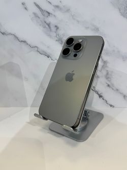iPhone 15 Pro 128GB Unlocked Pre-owned