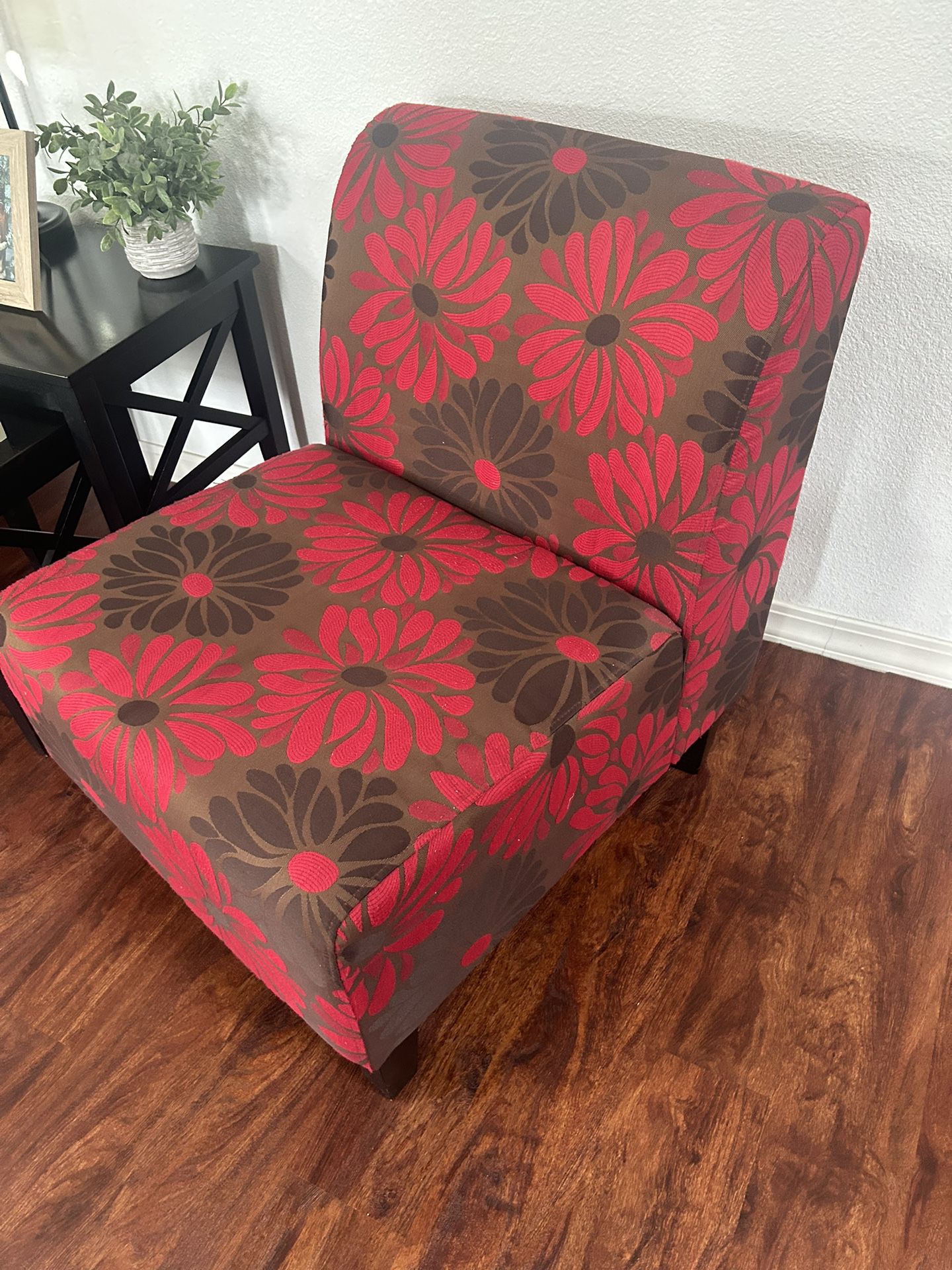 70 For 2 Accent Chairs Red/Brown 