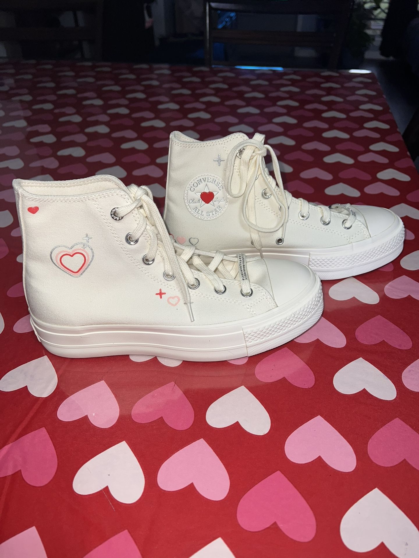 NEW .. Converse Size 8 $40 Firm Price !